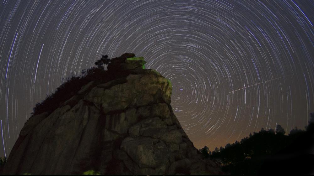 抱曉峰星空?qǐng)D.jpg